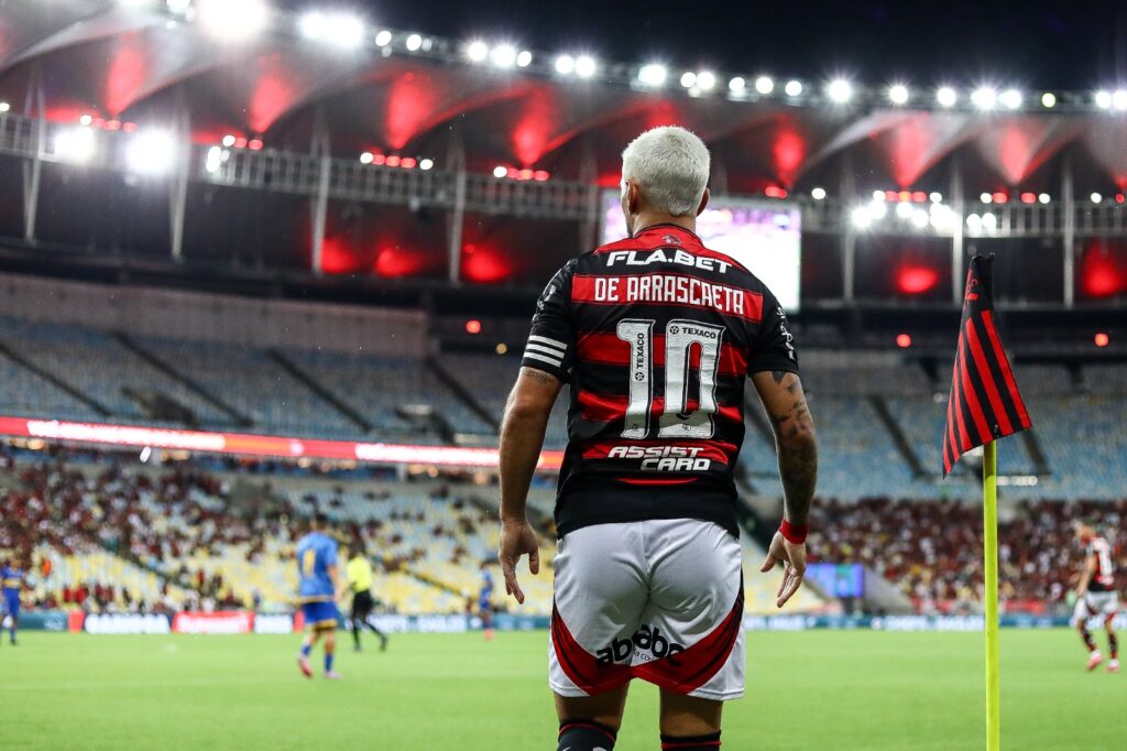 Arrascaeta-de-10-Gilvan-de-Souza-CRF-1024x682 Na volta ao Maraca, Flamengo vence de olho no Fogão