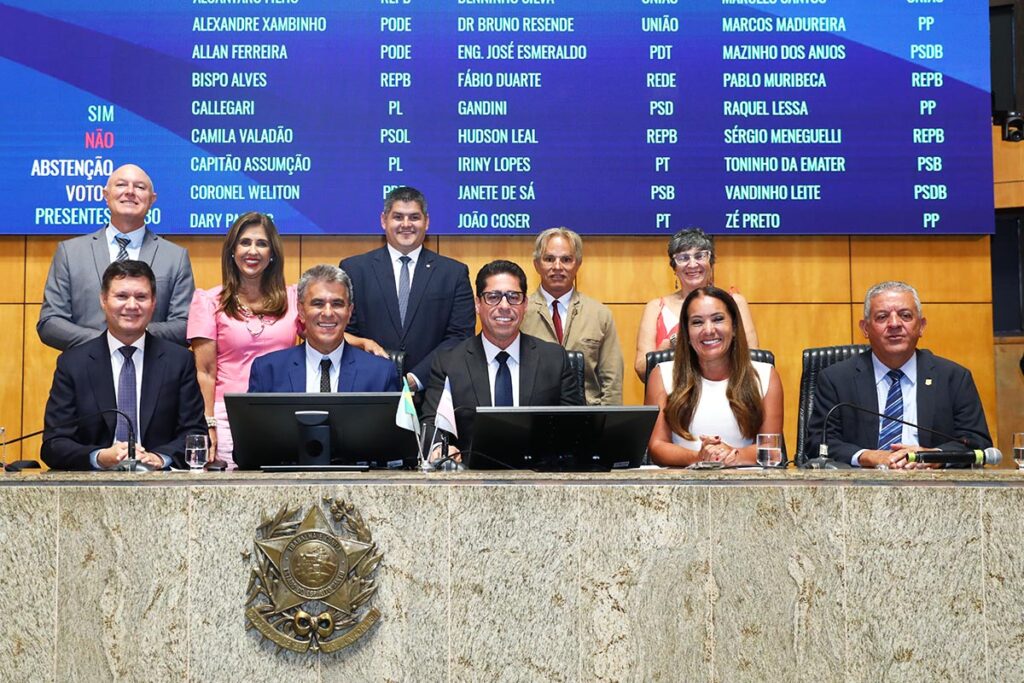 ALES-nova-Mesa-Diretora-Lucas-S.-Costa-ALES-1024x683 Reeleito por unanimidade na Assembleia, Marcelo Santos prega união e transparência