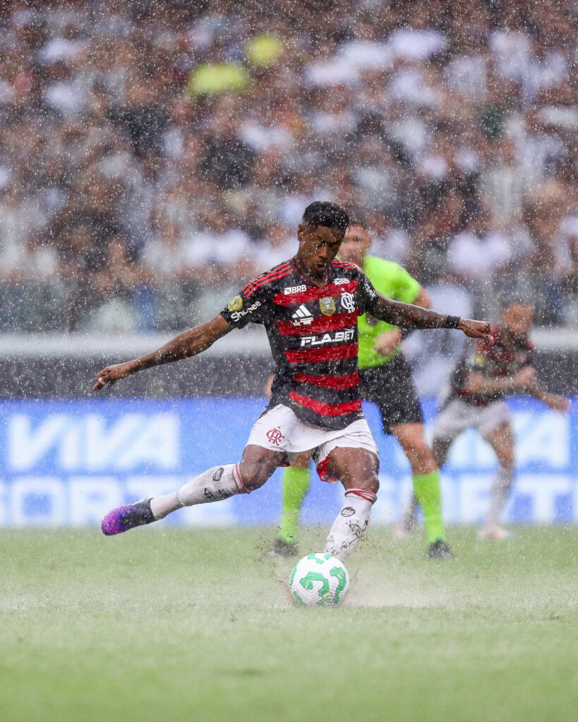 Decisao-da-Supercopa-Gilvan-de-Souza-CRF-819x1024 Flamengo trilegal fatura a Supercopa do Brasil
