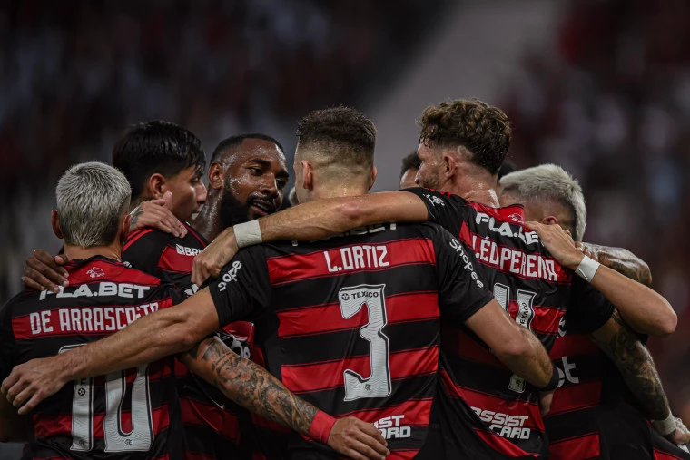 Flamengo-campeao-TG-Paula-Reis-CRF É campeão: Flamengo goleia e conquista a 25ª Taça Guanabara