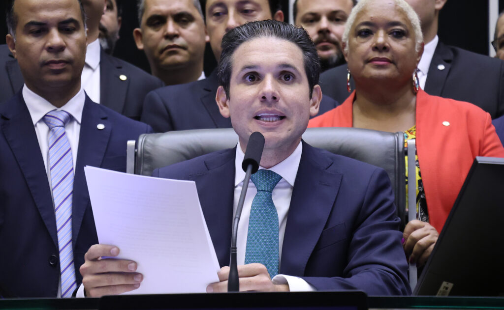 Hugo-Motta-mesa-Marina-Ramos-Camara-dos-Deputados-1024x631 Hugo Motta eleito para presidir a Câmara Federal: “O povo brasileiro não quer discórdia, quer emprego”
