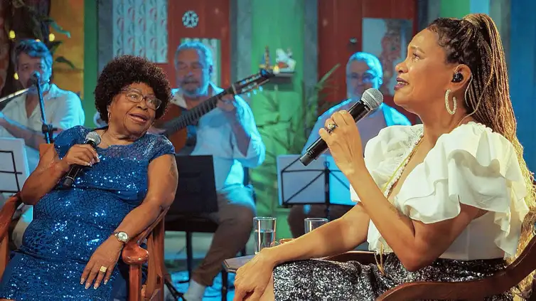 Tia-Surica-na-TV-Brasil-Frame-TV-Brasil Trem azul da Portela leva Milton Nascimento para a Sapucaí