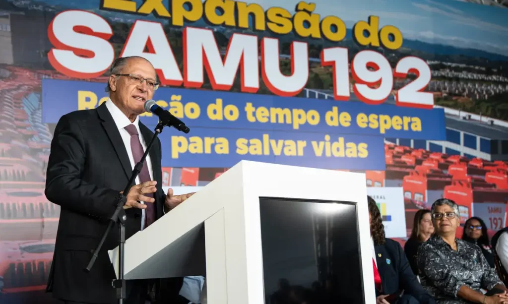 Alckmin-ambulancias-Andre-Neiva-VPR-1024x613 Alckmin entrega 156 novas ambulâncias para a frota do Samu