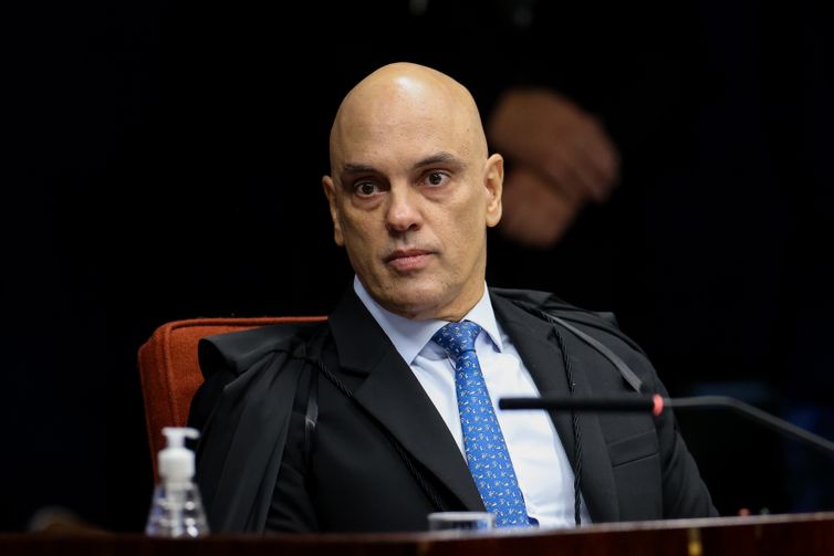 Alexandre-de-Moraes-Antonio-Augusto-STF Por unanimidade, turma do STF torna Bolsonaro e mais 7 réus por golpe
