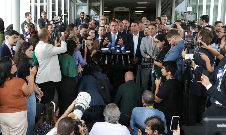Bolsonaro-concede-entrevista-Lula-Marques-ABr Após virar réu, Bolsonaro nega decreto de golpe de Estado