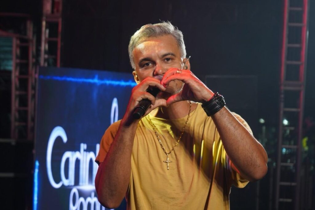 Carlinhos-Rocha-PMSM-Divulgacao-esta-1024x684 Falamansa emociona com música para Monique Cruz no carnaval de Guriri