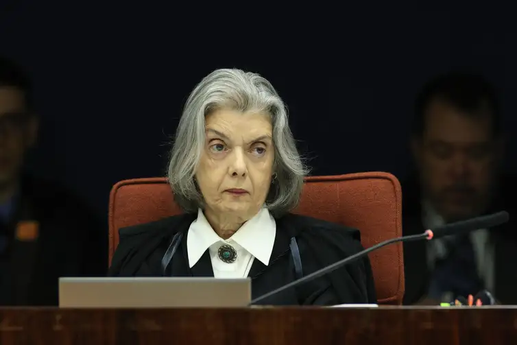 Carmen-Lucia-Rosinei-Coutinho-STF Por unanimidade, turma do STF torna Bolsonaro e mais 7 réus por golpe