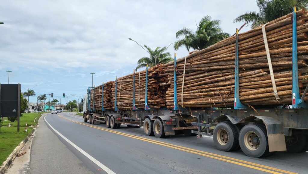 Carretas-na-BR-101-2-GH-1024x577 Prefeito Marcus busca apoio para soluções logísticas em São Mateus