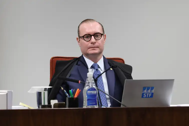 Cristiano-Zanin-Antonio-Augusto-STF Por unanimidade, turma do STF torna Bolsonaro e mais 7 réus por golpe