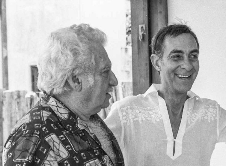 Dias-Gomes-e-Jorge-Amado-Acervo-Fundacao-Casa-de-Jorge-Amado-Divulgacao Escritor e dramaturgo Dias Gomes será o homenageado em Salvador