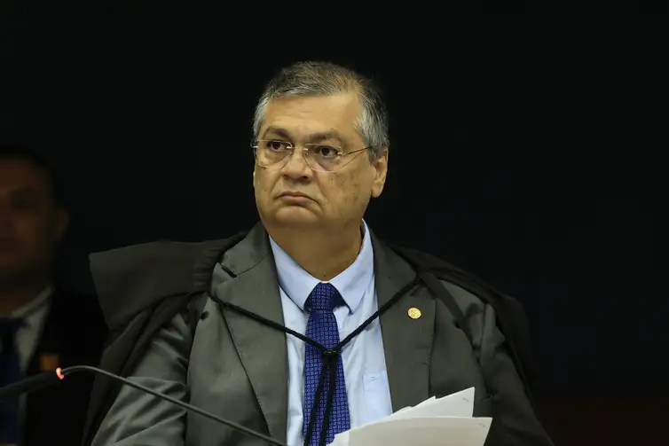 Flavio-Dino-Rosinei-Coutinho-STF Por unanimidade, turma do STF torna Bolsonaro e mais 7 réus por golpe