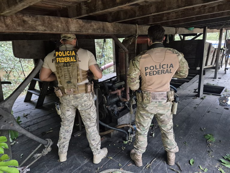 Fogo-no-garimpo-Agencia-PF-5 Operação combate garimpo ilegal e identifica trabalho análogo à escravidão