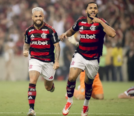 Michael-e-Juninho-Gilvan-de-Souza-CRF É campeão de novo: Flamengo fatura o 39º Cariocão