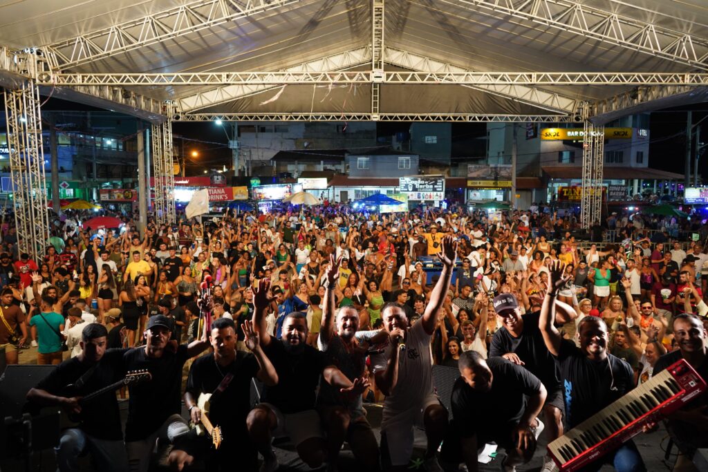 Oz-Mannoz-PMSM-Divulgacao-1024x683 Com segurança reforçada, multidão cai na folia em Guriri
