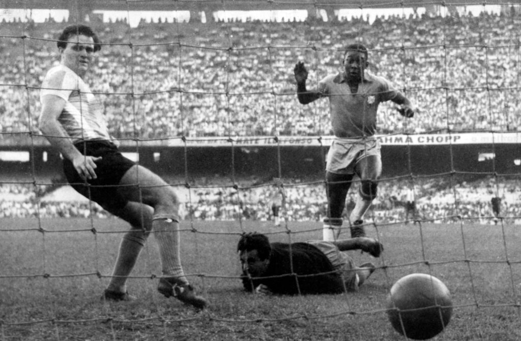 Pele-vence-Argentina-Arquivo-Nacional-Correio-da-Manha-1024x671 Brasil e Argentina se enfrentam pela 110ª vez