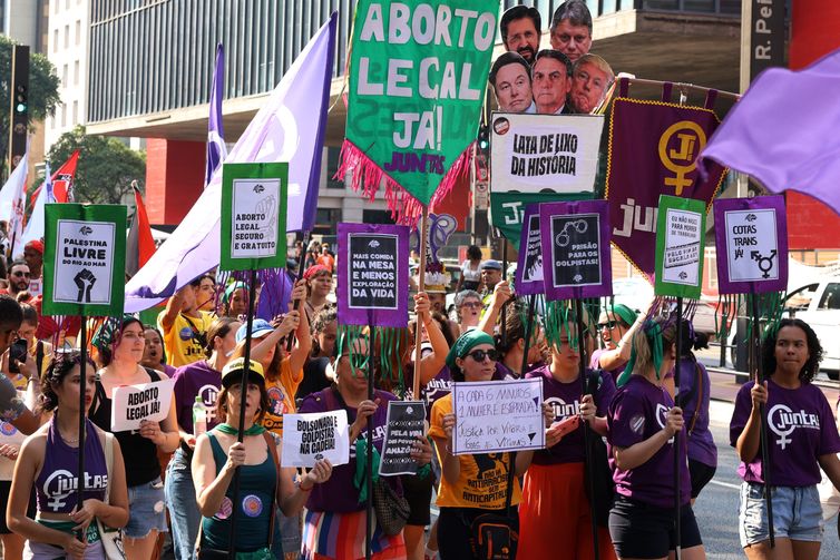 Protesto-das-mulheres-Rovena-Rosa-ABr Lei do Feminicídio completa 10 anos com impunidade como desafio