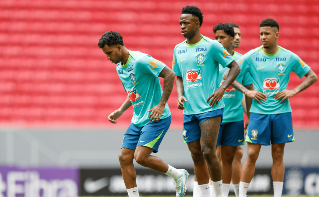 Rodrigo-Viny-e-Savinho-Rafael-Ribeiro-CBF-1024x632 Dorival escala Wesley e Matheus Cunha no time titular contra a Argentina