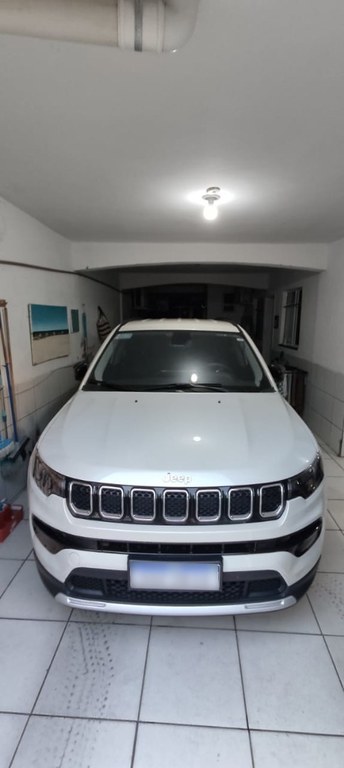 Carro-de-luxo-Agencia-PF-3 Agentes federais apreendem eletrônicos e carros de luxo