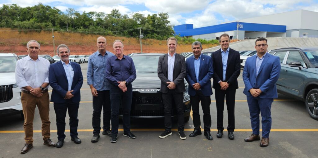 Carros-Chery-com-Casao-Governo-ES-e1744246708455-1024x509 Portos capixabas recebem quase 1.000 veículos de luxo chineses