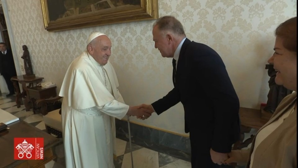 Casagrande-com-o-Papa-Francisco-Vatican-Media Adeus a Francisco: Casagrande decreta luto e destaca legado de “simplicidade, compaixão e coragem”