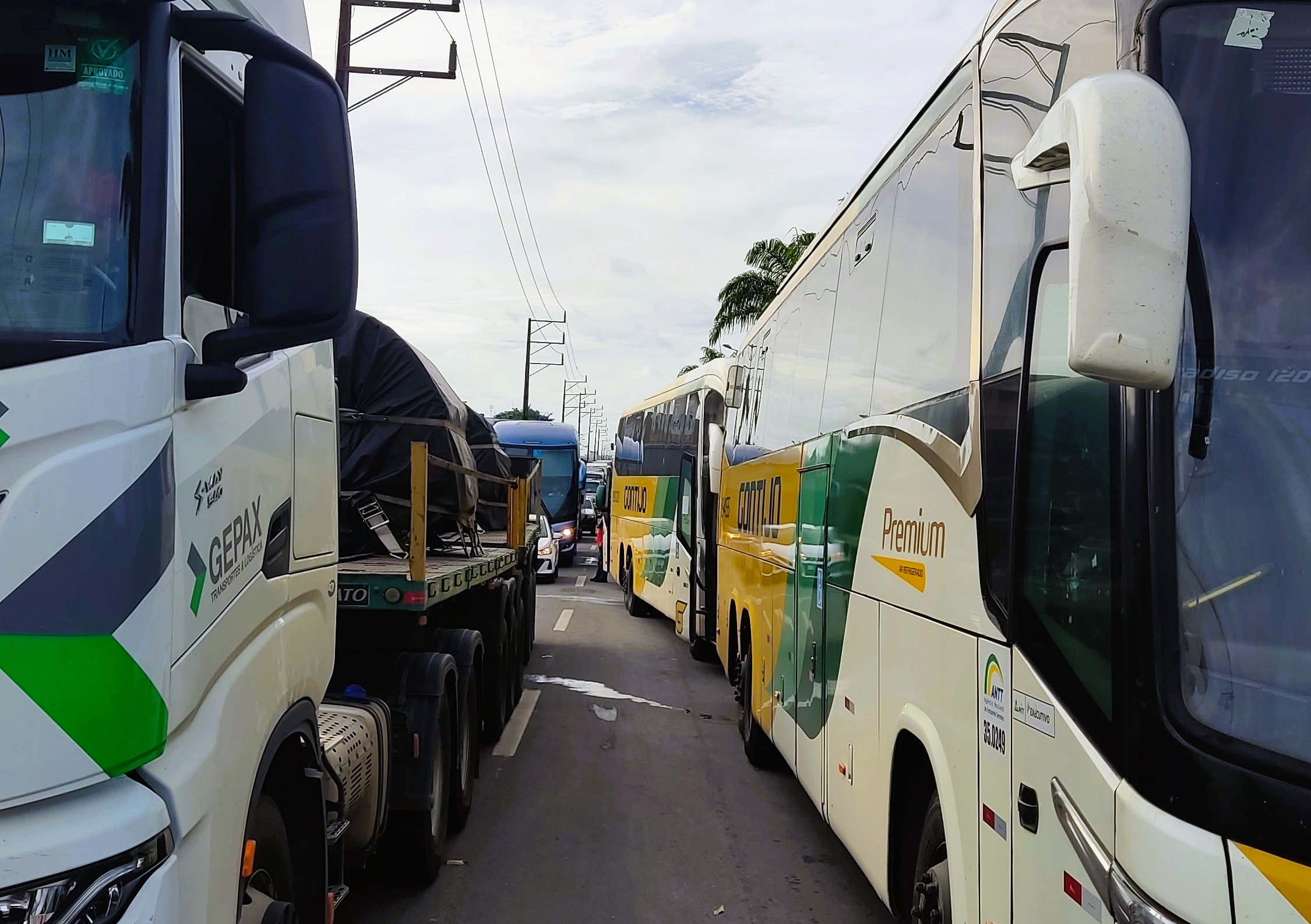 Colisao-BR-101-ponte-Cricare-Gilmar-Henriques-HN-ON-5 Engarrafamento, resgates e morte: colisão entre cinco veículos paralisa ponte da BR-101 em São Mateus