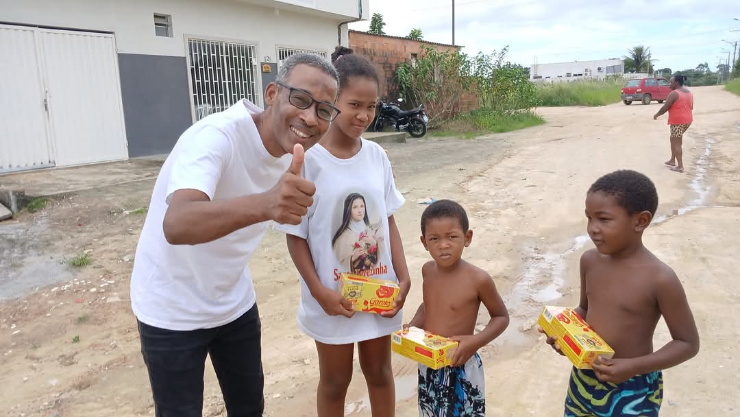 Djalma-15 Djalma Borges distribui 400 caixas de bombom na Páscoa Solidária em São Mateus