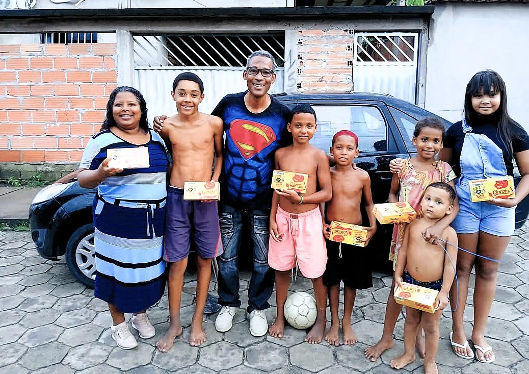 Djalma-7 Djalma Borges distribui 400 caixas de bombom na Páscoa Solidária em São Mateus