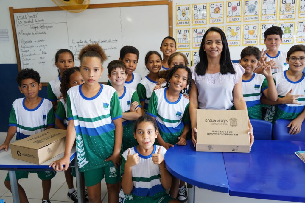 Entrega-de-uniformes-PMSM-7-1-1024x682 São Mateus inicia entrega de uniformes e kits de material a estudantes da rede municipal