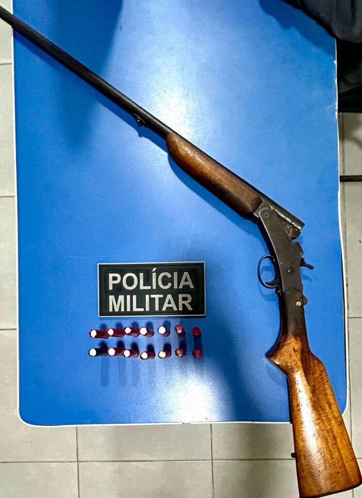 Espingarda-em-SM-PMES-745x1024 13º BPM apreende armas no Bairro Vitória e em Dilô Barbosa
