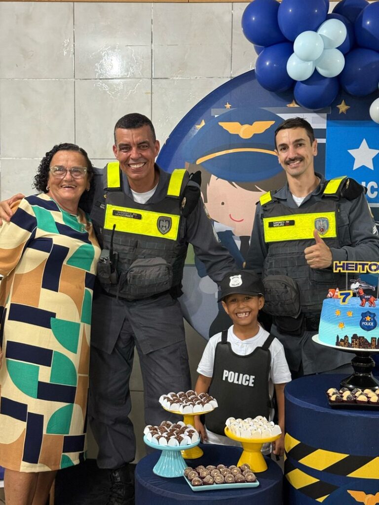 Heitor-PM-PMES-2-768x1024 PM realiza sonho do pequeno Heitor em festa de aniversário