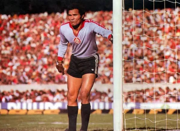 Manga-Internacional Ex-goleiro Manga morre aos 87 anos