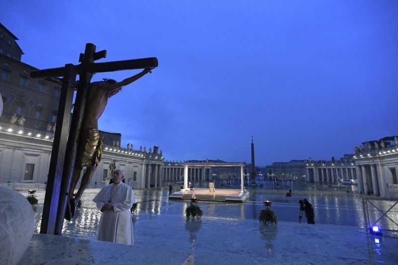 Papa-na-pandemia-sozinho-na-Praca-Vatican-Media-Divulgacao CNBB detalha vasto legado do Papa Francisco