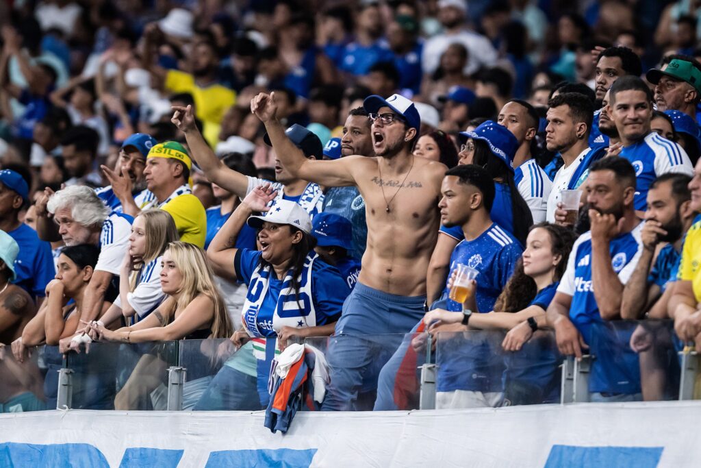Torcida-do-Cruzeiro-Gustavo-Aleixo-Cruzeiro-1024x683 Recorde de público na abertura do Brasileirão 2025