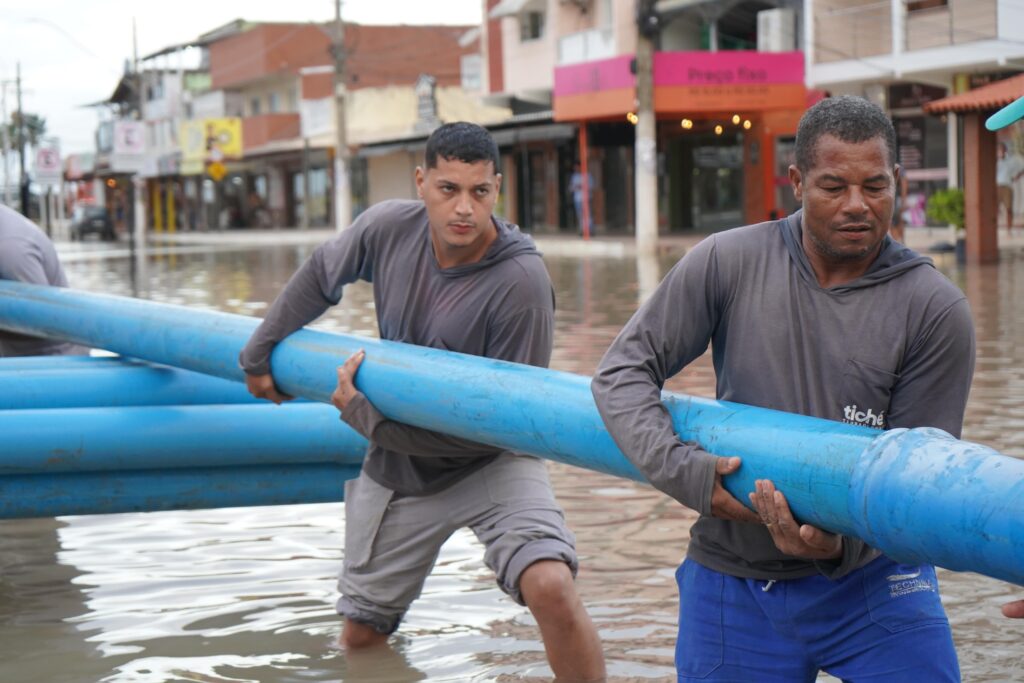 Alagamentos-em-Guriri-PMSM-4-1024x683 Alagamentos em Guriri: Estado reconhece ação emergencial da Prefeitura e confirma início da macrodrenagem para junho