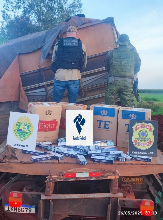 Contrabando-Agencia-PF-3 Apreendido caminhão carregado com cigarros paraguaios