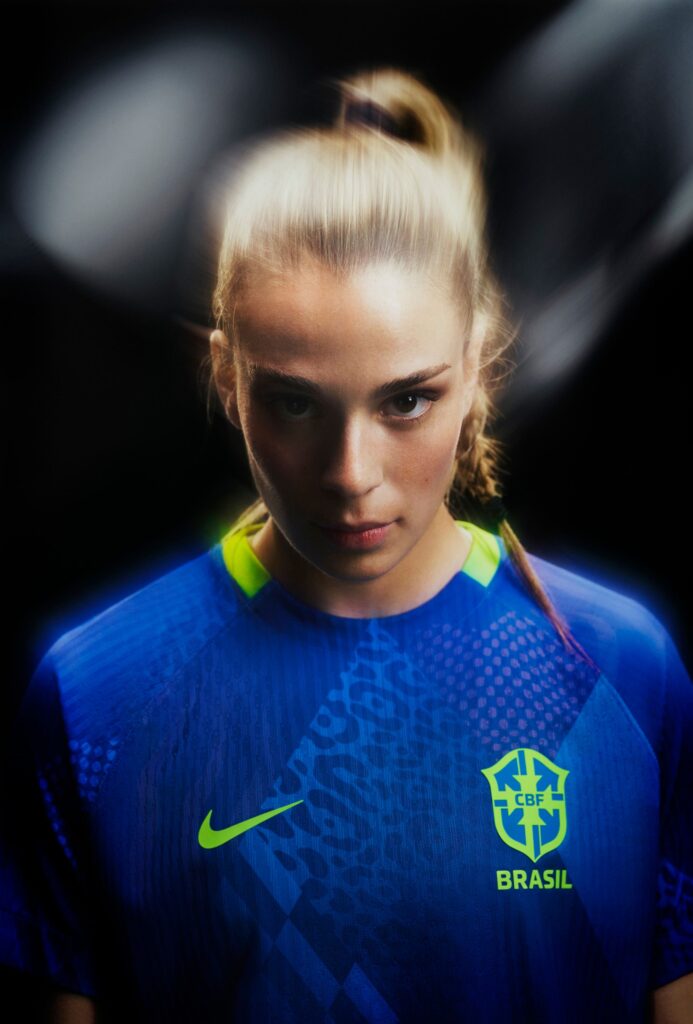 Gio-NIke-CBF-693x1024 CBF e Nike lançam uniformes da Seleção Feminina