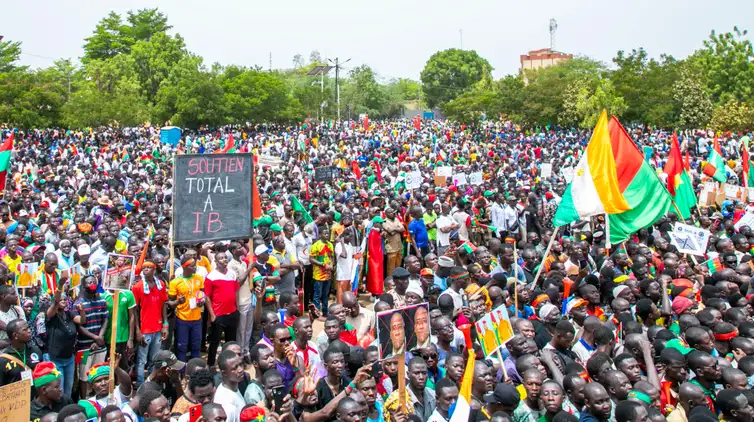 Ibrahim-Traore-CapitaineIb226-Instagram-oficial-2 Líder anti-imperialista em Burkina Faso, Traoré se destaca na África