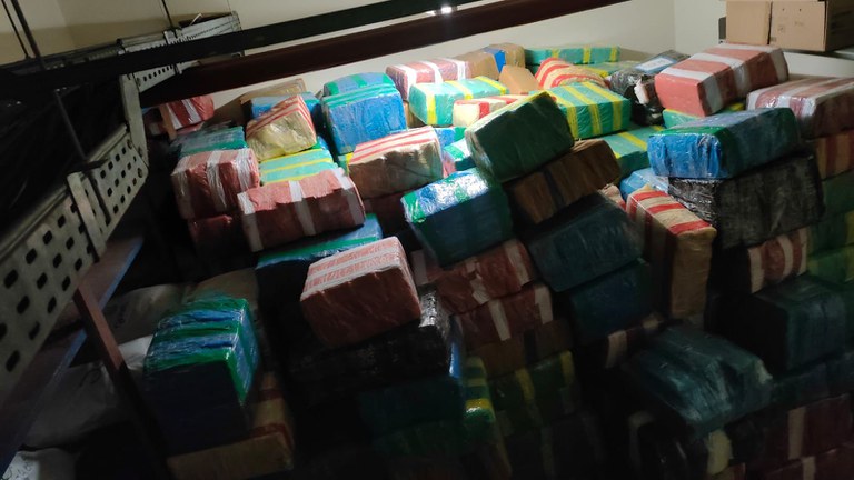 Maconha-em-Santa-Catarina-Agencia-PF-2 PF apreende 6,8 toneladas de maconha e prende uma pessoa