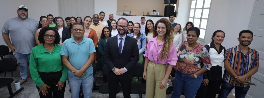 Servidores-em-curso-CMSM-scaled-e1747884035670-1024x382 Capacitação para vereadores, servidores e assessores em São Mateus