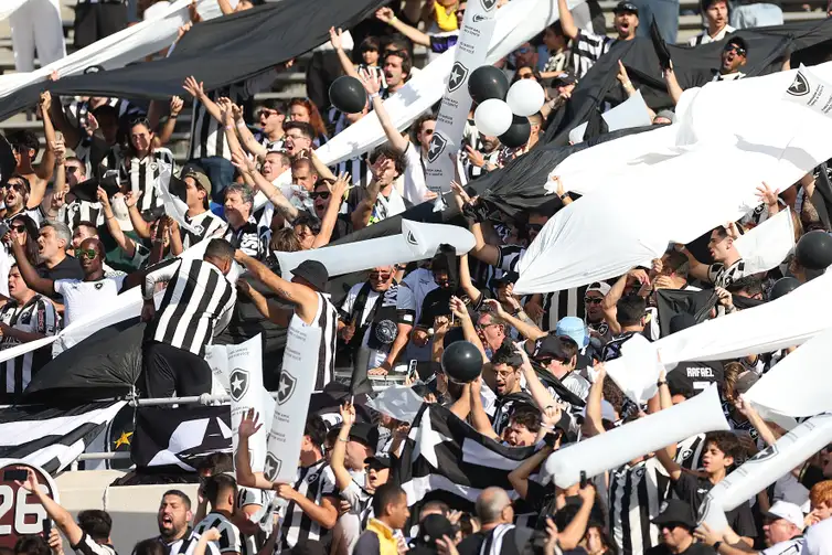 Botafogo-torcida-VItor-Silva-Botafogo-FC Invictos, clubes brasileiros decidem futuro no Super Mundial