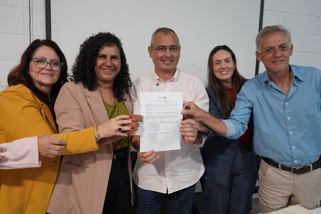Pacto-Mulher-EF-assinado-1024x682 Violência contra a mulher: “O grito às vezes é na casa do vizinho”