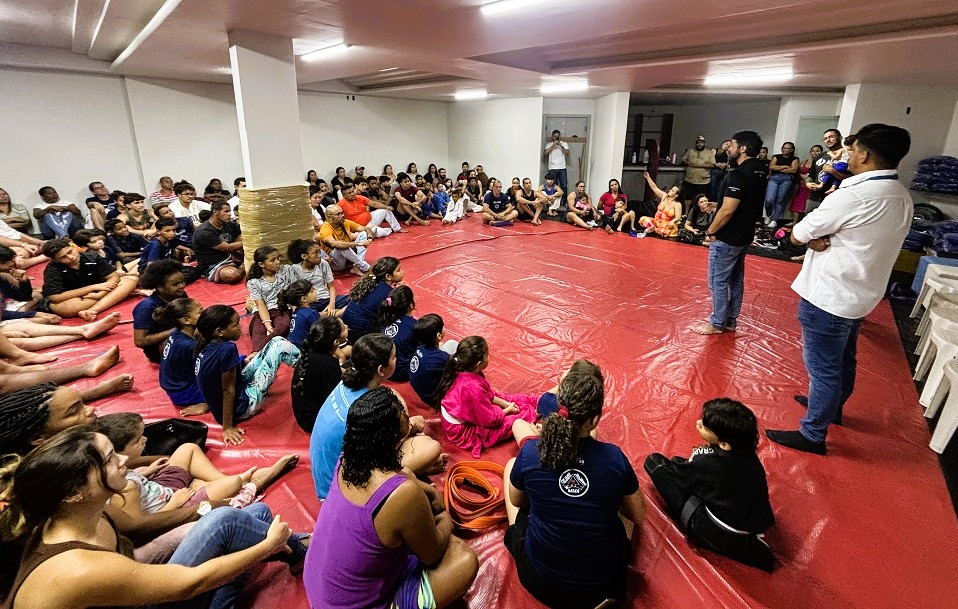 Projeto-de-Artes-Marciais-recebe-visita-de-equipe-da-Suzano-02 Projeto de artes marciais recebe ajuda financeira da Suzano