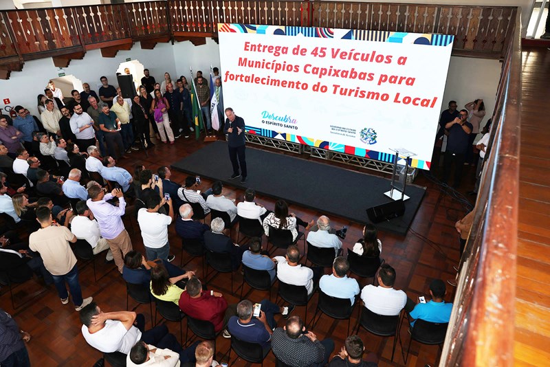 Veiculos-para-o-turismo-Governo-ES Setur entrega veículos para 45 municípios capixabas