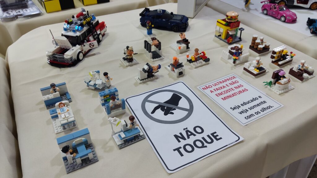 Colecionadores-de-miniaturas-26-07-2025-HWSC-21-1024x576 Miniaturas sobre rodas: exposição de carros encanta público em shopping de São Mateus