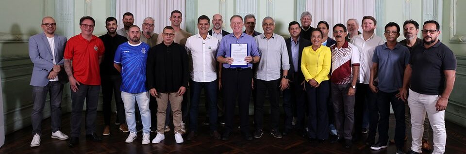 Lei-do-futebol-Helio-Filho-Secom-ES-e1751985677548 Casagrande sanciona repasses ao futebol profissional capixaba