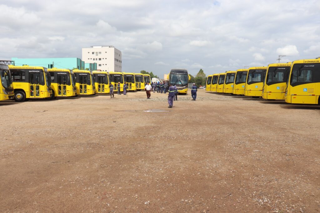 Onibus-novos-EF-4-1024x682 Transporte coletivo urbano recebe 20 ônibus novos em São Mateus