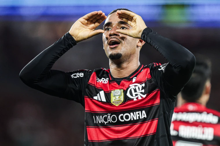 Samuel-Lino-Gilvan-de-Souza-CRF Histórico: líder Flamengo tem noite de recordes e muitos gols