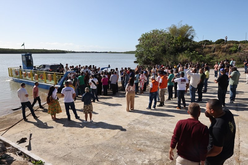 Casao-na-balsa-Helio-Filho-Secom-ES Casagrande inaugura travessia por balsa no Rio Cricaré e anuncia novos investimentos em Conceição da Barra
