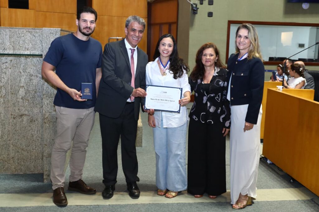 Jose-Esmeraldo-medicos-Divulgacao-12-1024x682 Assembleia Legislativa homenageia médicos com comenda e debate desafios da profissão