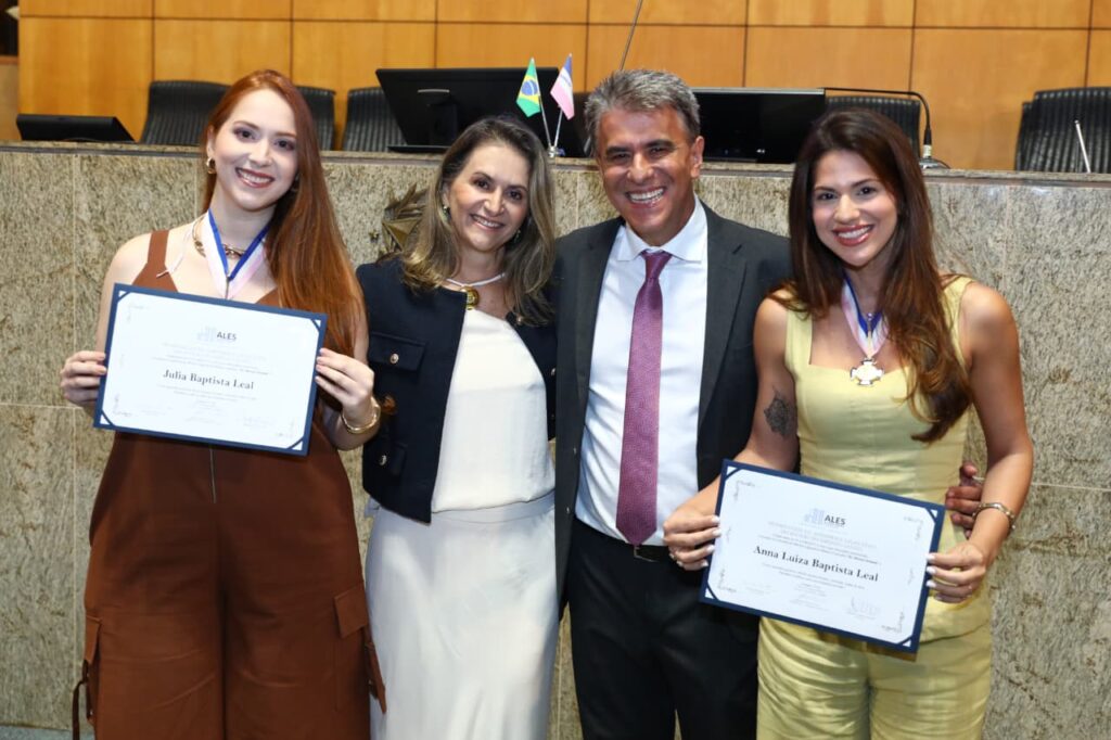 Jose-Esmeraldo-medicos-Divulgacao-7-1024x682 Assembleia Legislativa homenageia médicos com comenda e debate desafios da profissão